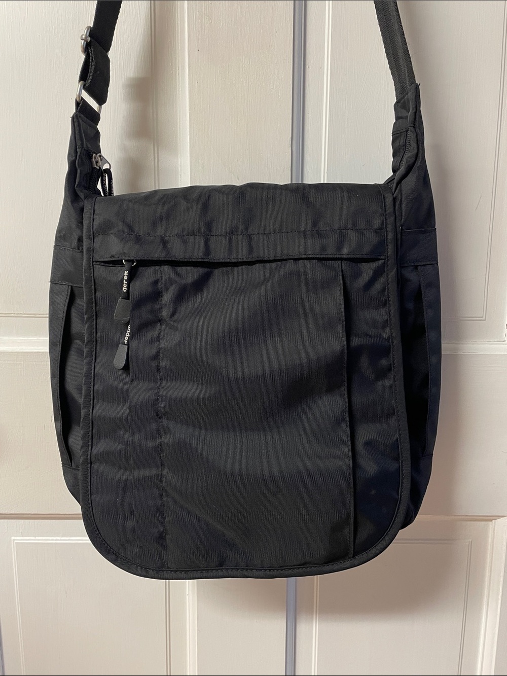 Derek Alexander black multi compartment black crossbody travel bag purse